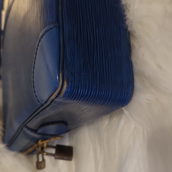 Louis Vuitton Epi briefcase - Picture 4 of 11